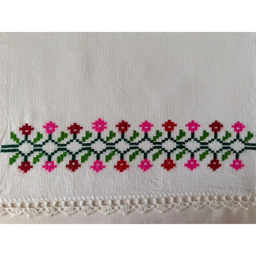 Handmade Mexican Embroidered Cloth Napkin Crochet Lace Trim Floral White 15x17.5
